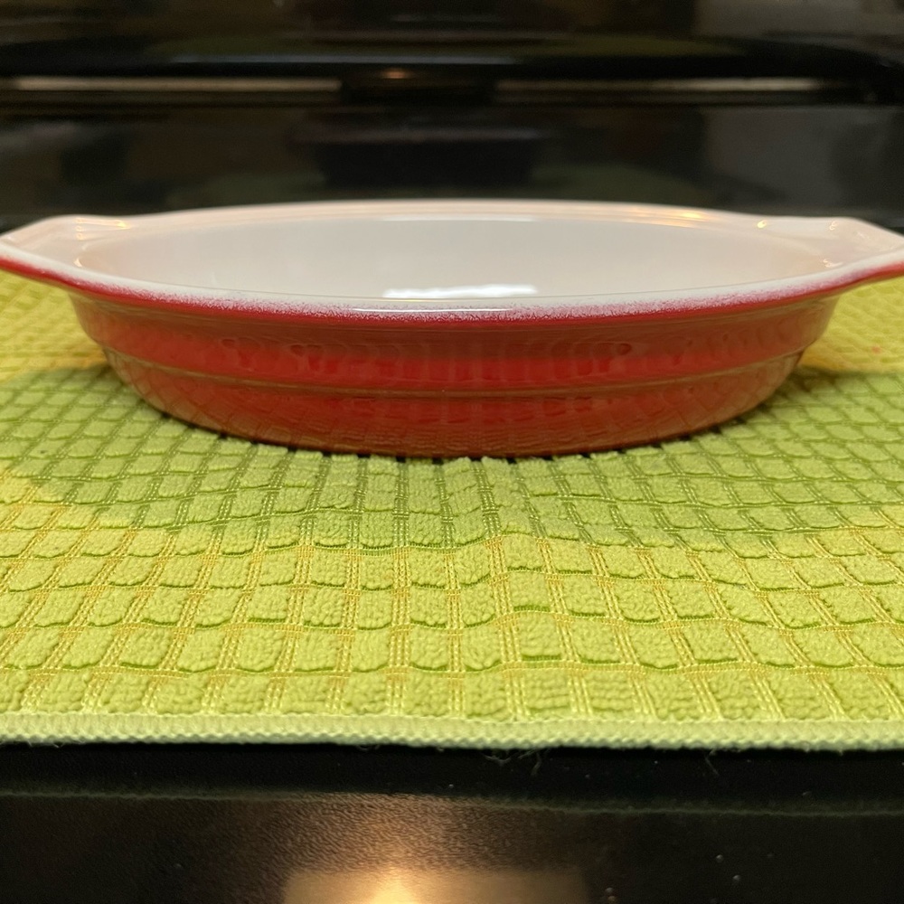 SOLD Emile Henry Red Oval Ceramic Baking Dish 10 X 7 “ Modele Deposer 01.18 EUC